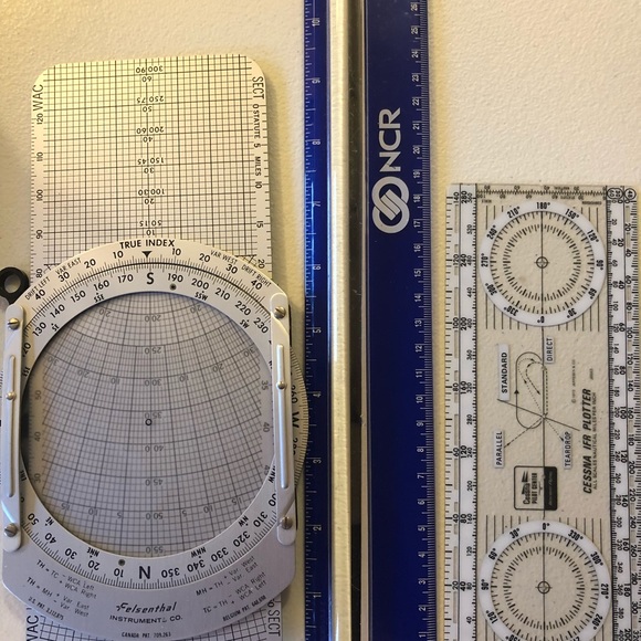 Computer slide rule-flight computer w/ case - Picture 8 of 8
